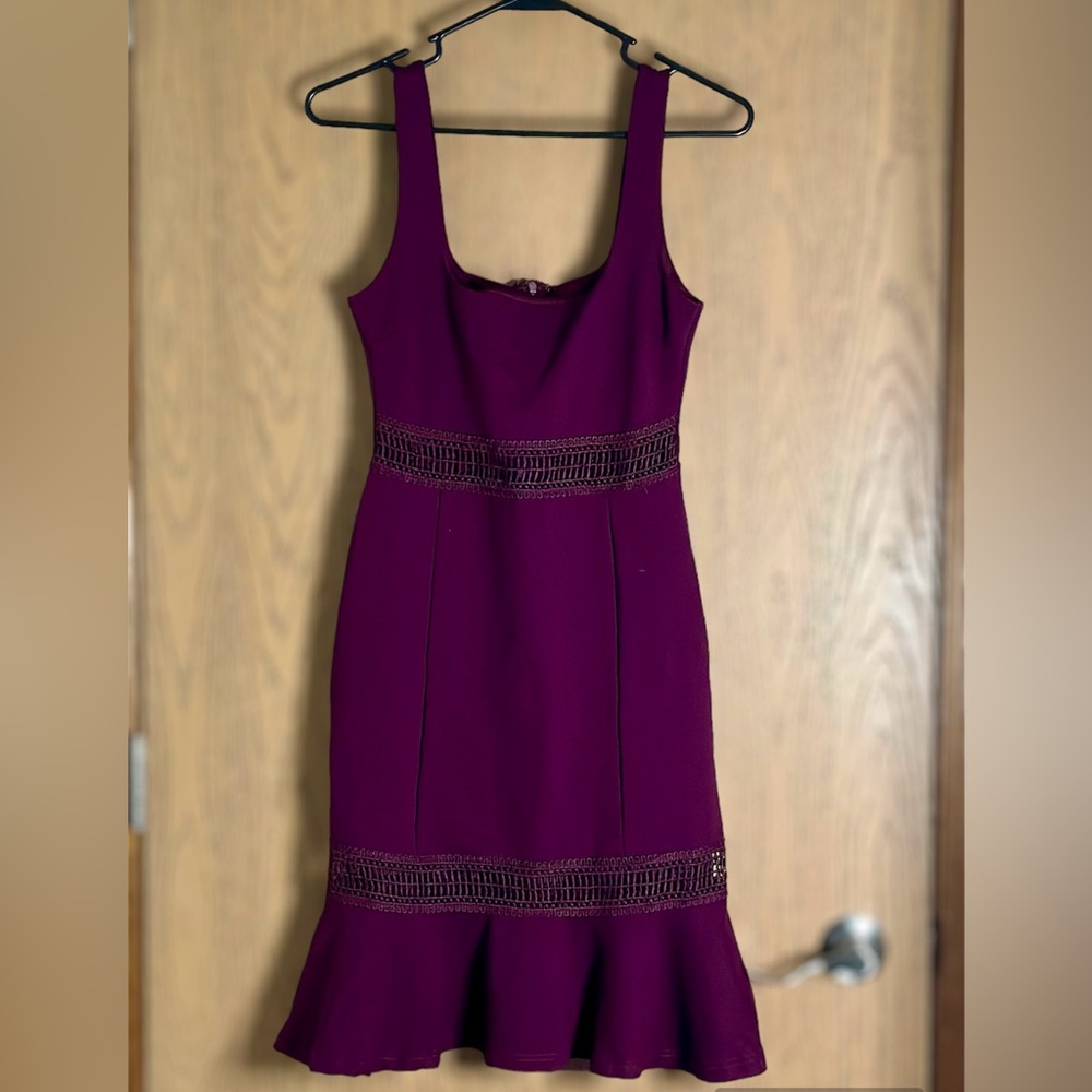 Brand-Lulus Size-Xs mid-length dress.